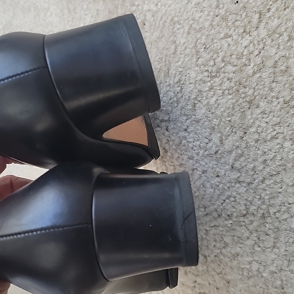 Ferragamo - Picture 5 of 7